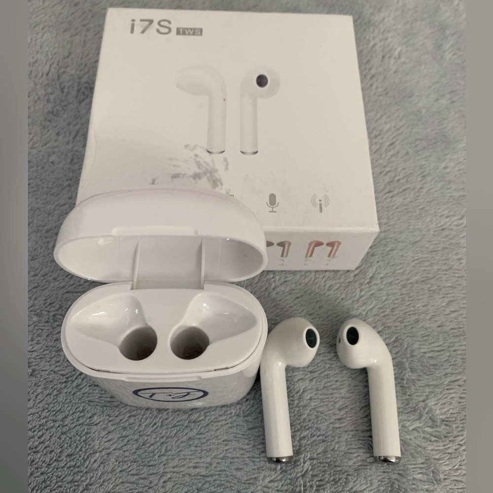NEW TWS WATERPROOF BLUETOOTH EARBUDS